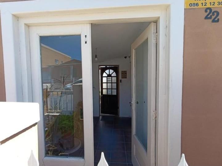 6 Bedroom Property for Sale in Strandfontein Village Western Cape